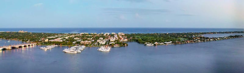 Forté on Flagler living room with Intracoastal views
